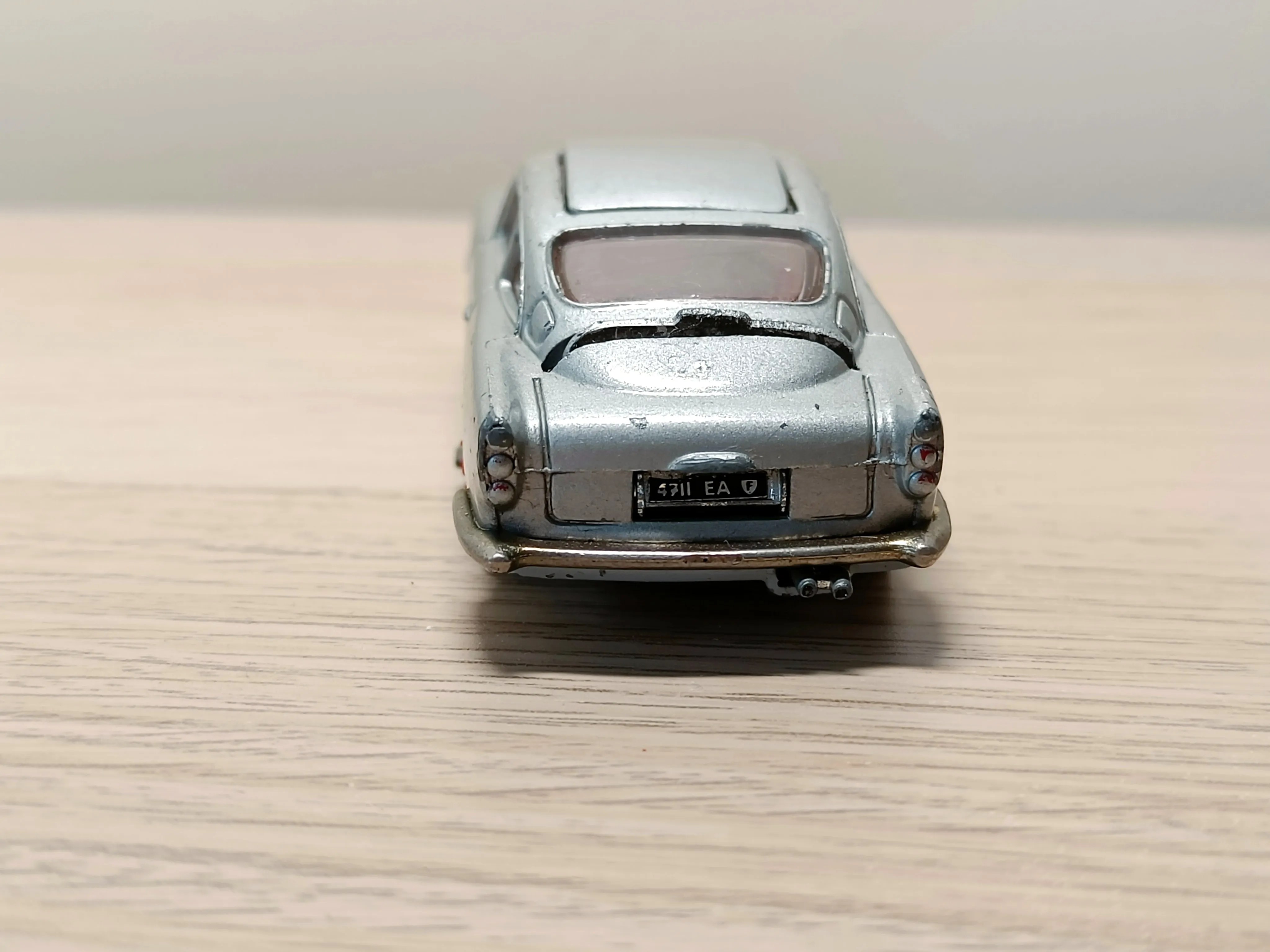 270 James Bond Aston Martin DB5 silver (rare 1976 edition)