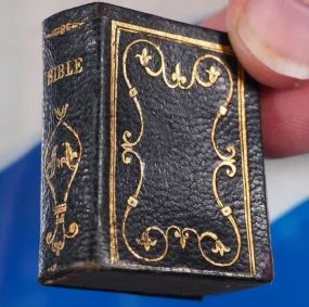 Bible in Miniature or a Concise History of both Testaments. >>MINIATURE BOOK/THUMB BIBLE<< Publication Date: 1845 CONDITION: VERY GOOD