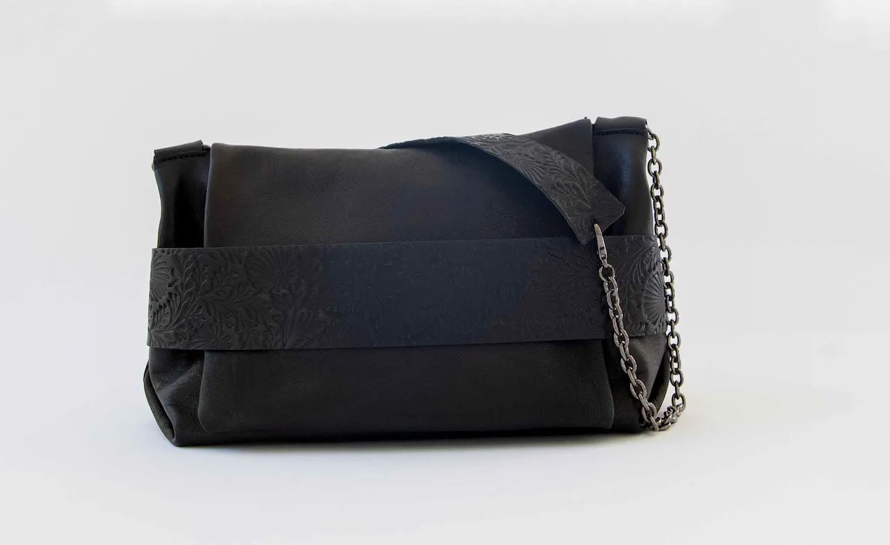 Harpers Italian Leather Victoria Bag in Black