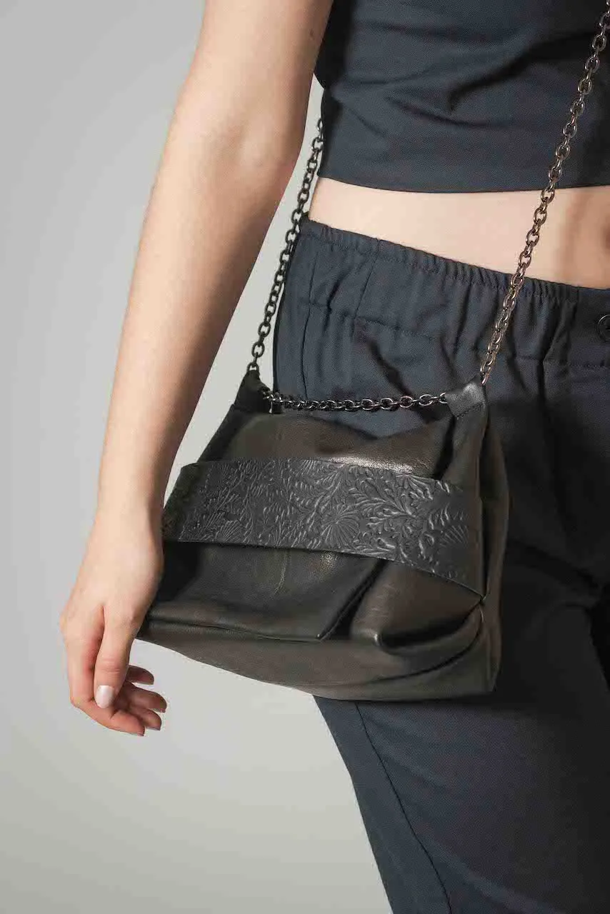 Harpers Italian Leather Victoria Bag in Black