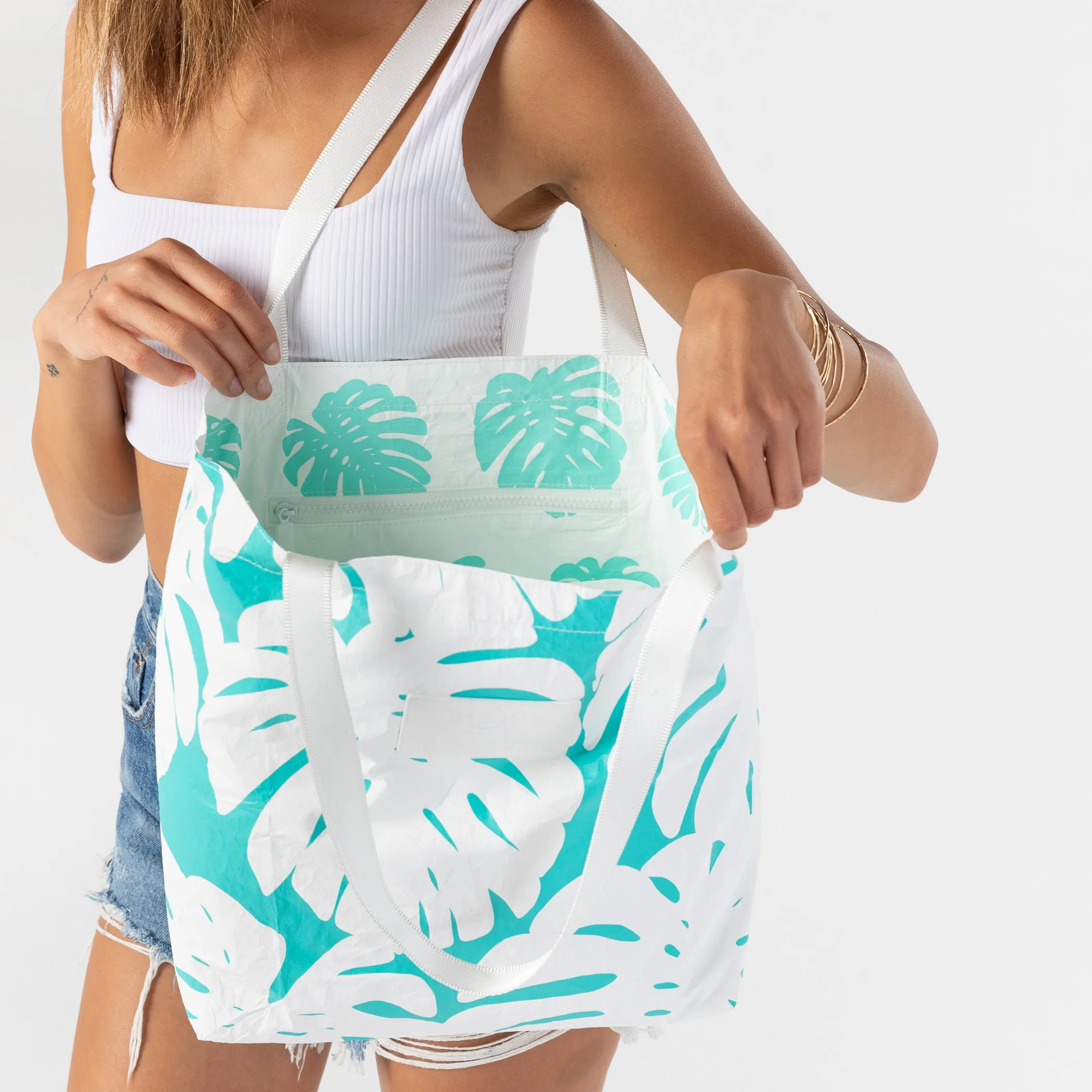 Manoa Reversible Tote / Ocean