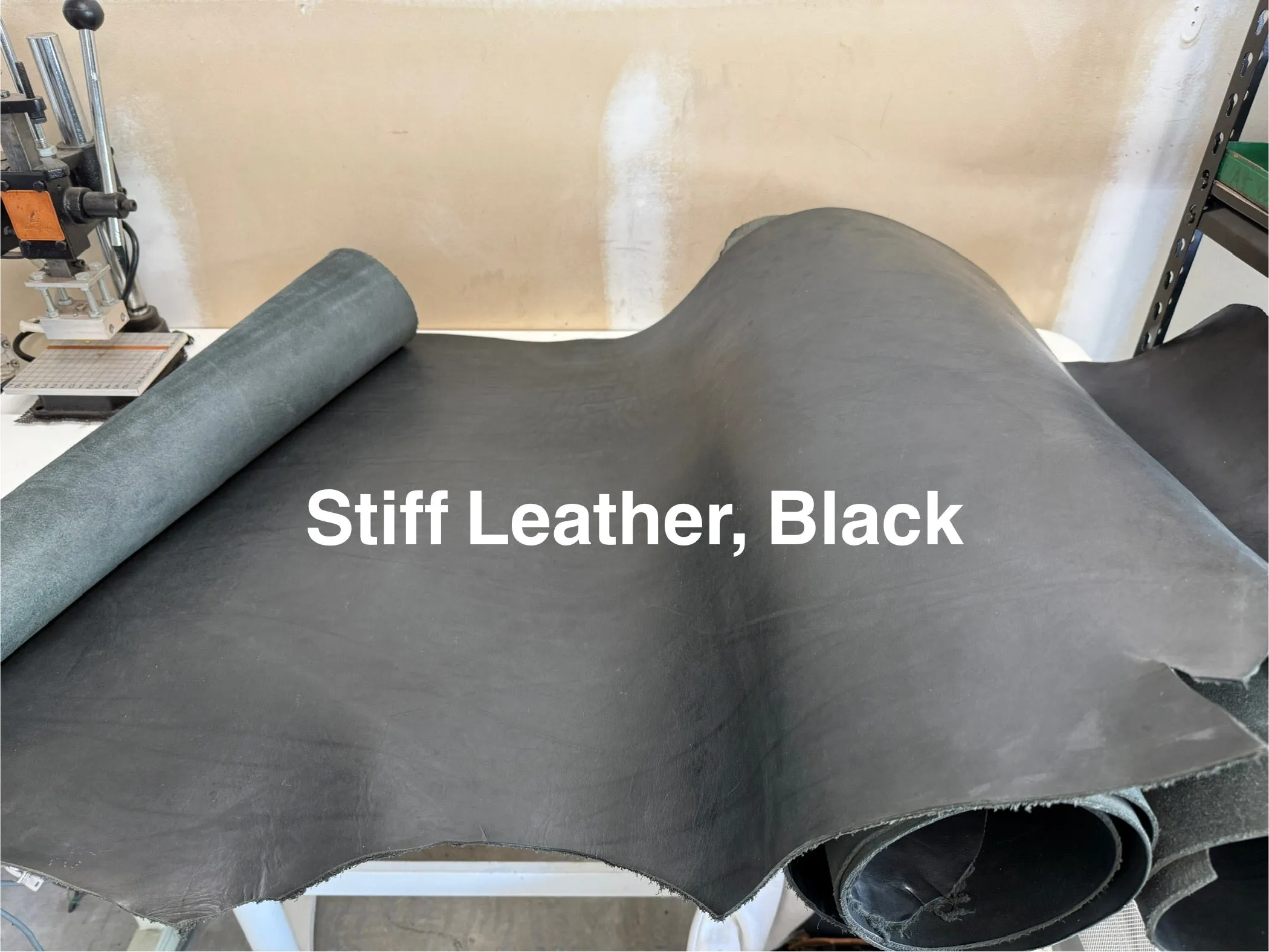 Stiff leather,Vegetable-Tanned Leather,Black