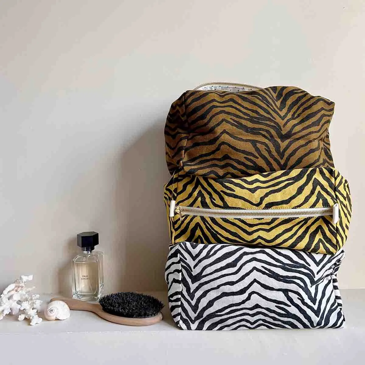 TOILETRY BAG - Zebra